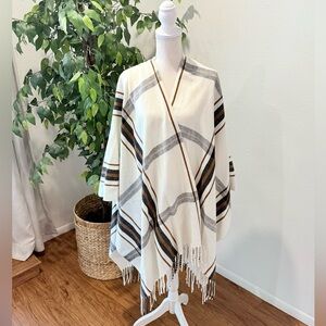 NWT Forever 21 Poncho One Size